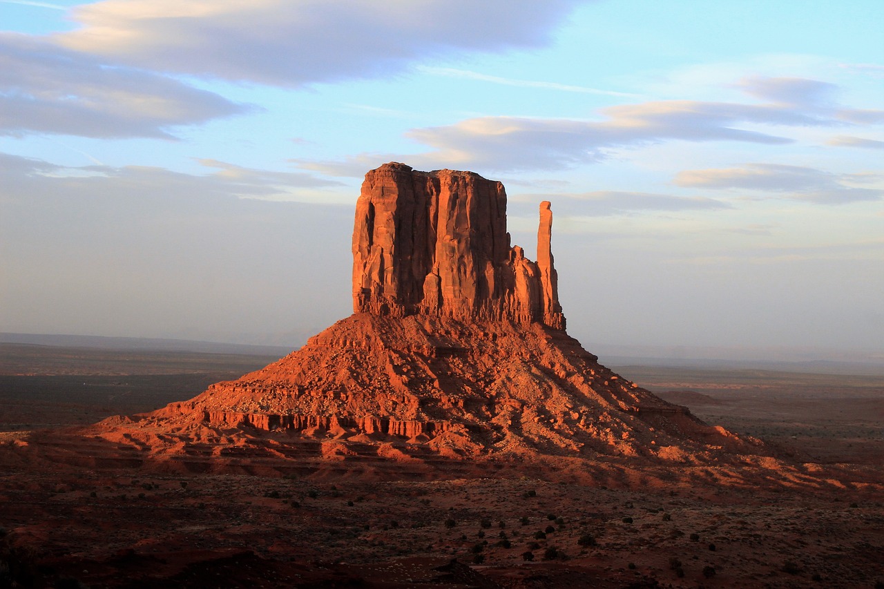 Exploring the Desert Wonders of Monument Valley